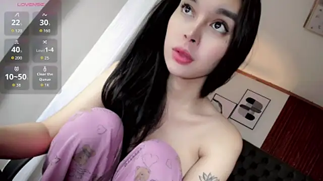 asiansmilexx online show from March 13, 2026, 7:24 am