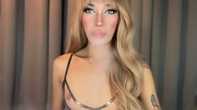 Snapshot of Lust-sluttymira chatting on November 1, 2025, 7:30 pm Lust-sluttymira online show from November 1, 2025, 7:30 pm