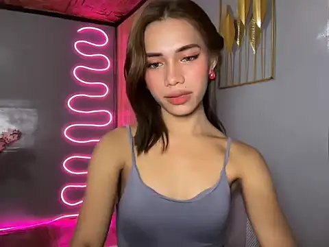 Snapshot of Lovelynikki03 chatting on April 24, 2026, 10:23 pm Lovelynikki03 online show from April 24, 2026, 10:23 pm