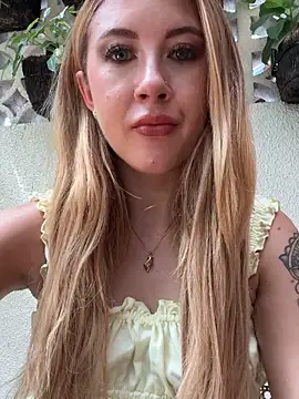 Snapshot of asraifae chatting on October 24, 2025, 6:12 am asraifae online show from October 24, 2025, 6:12 am