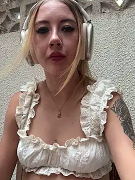 Snapshot of asraifae chatting on October 26, 2025, 5:08 am asraifae online show from October 26, 2025, 5:08 am