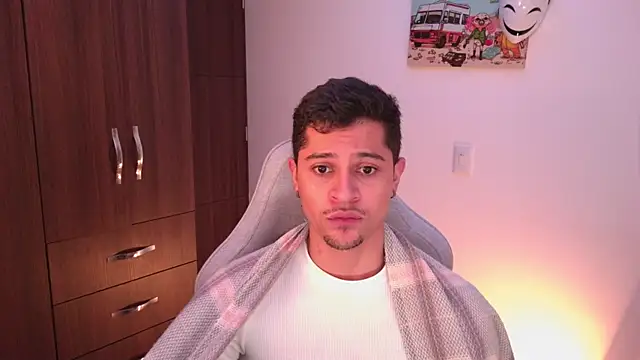 Snapshot of domsantiago_ chatting on November 6, 2025, 3:54 am domsantiago online show from November 6, 2025, 3:54 am