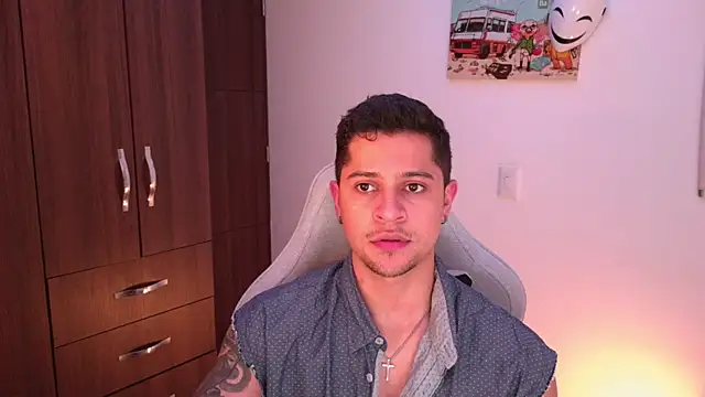 Snapshot of domsantiago_ chatting on October 31, 2025, 1:46 am domsantiago online show from October 31, 2025, 1:46 am