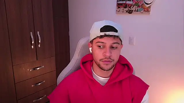 Snapshot of domsantiago_ chatting on December 3, 2025, 3:18 am domsantiago online show from December 3, 2025, 3:18 am