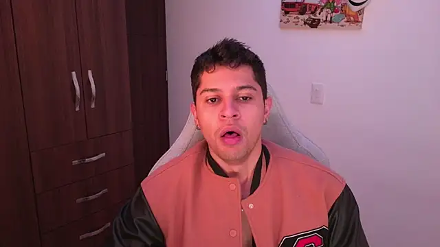 Snapshot of domsantiago_ chatting on November 10, 2025, 12:26 am domsantiago online show from November 10, 2025, 12:26 am