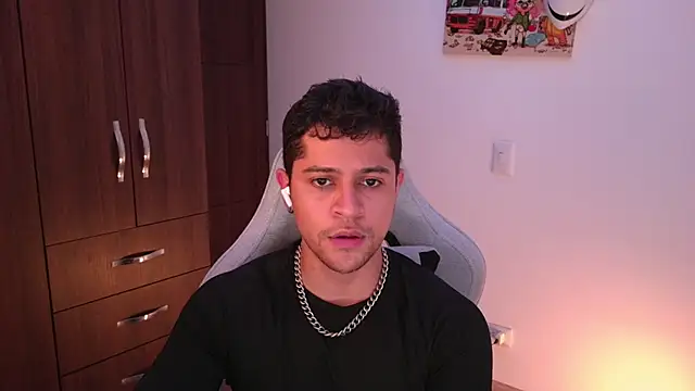 Snapshot of domsantiago_ chatting on November 13, 2025, 2:15 am domsantiago online show from November 13, 2025, 2:15 am