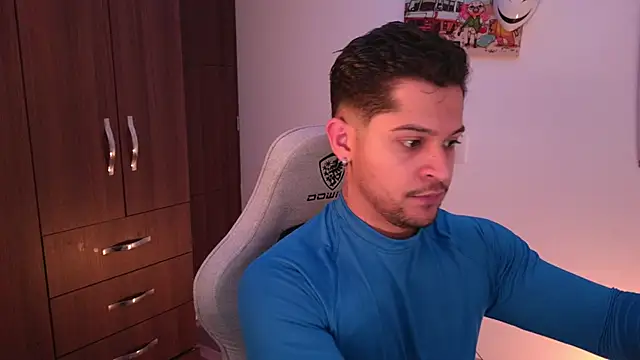 Snapshot of domsantiago_ chatting on November 30, 2025, 1:28 am domsantiago online show from November 30, 2025, 1:28 am