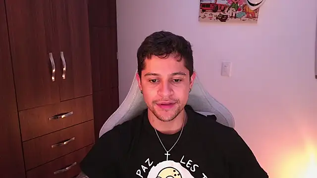 Snapshot of domsantiago_ chatting on November 18, 2025, 3:54 am domsantiago online show from November 18, 2025, 3:54 am