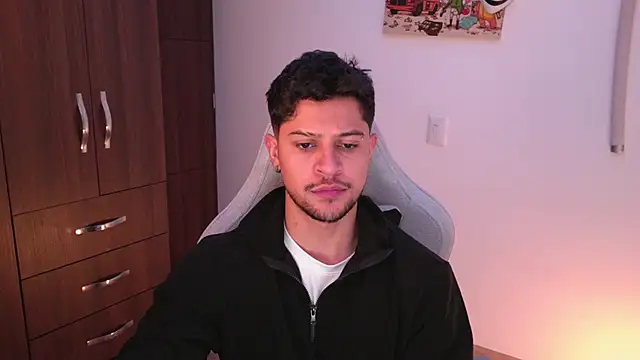 domsantiago  online show from December 17, 2025, 1:43 am