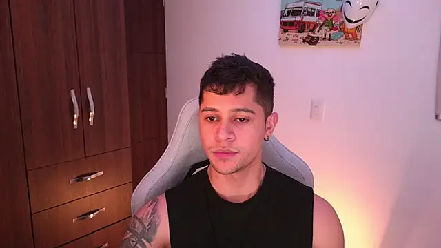 Snapshot of domsantiago_ chatting on October 27, 2025, 1:17 am domsantiago online show from October 27, 2025, 1:17 am