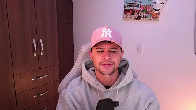 Snapshot of domsantiago_ chatting on November 22, 2025, 2:21 am domsantiago online show from November 22, 2025, 2:21 am