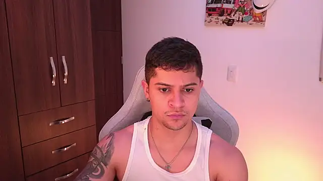 Snapshot of domsantiago_ chatting on October 28, 2025, 1:28 am domsantiago online show from October 28, 2025, 1:28 am