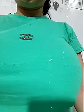 Shiny Babe online show from January 7, 2026, 9:14 am