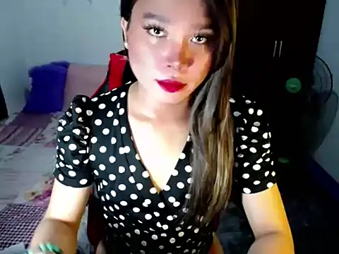 Snapshot of Urassiansweetcummer chatting on October 28, 2025, 1:39 am Urassiansweetcummer online show from October 28, 2025, 1:39 am