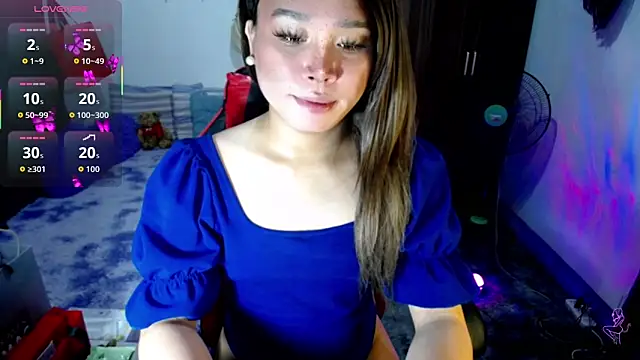 Snapshot of Urassiansweetcummer chatting on February 19, 2026, 12:40 am Urassiansweetcummer online show from February 19, 2026, 12:40 am