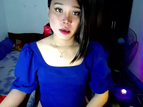 Urassiansweetcummer online show from July 5, 2026, 10:11 am