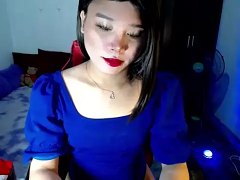 Urassiansweetcummer online show from July 6, 2026, 1:12 am