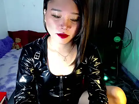 Urassiansweetcummer online show from June 30, 2026, 2:11 am