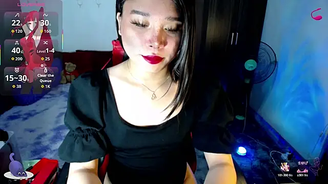 Urassiansweetcummer online show from July 13, 2026, 2:49 pm