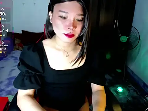 Urassiansweetcummer online show from July 15, 2026, 3:02 am