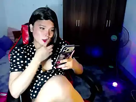Urassiansweetcummer online show from June 18, 2026, 9:14 am