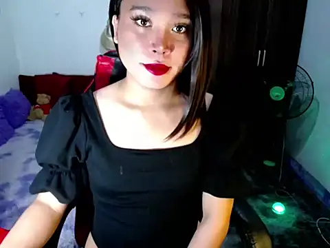 Urassiansweetcummer online show from June 21, 2026, 2:06 am