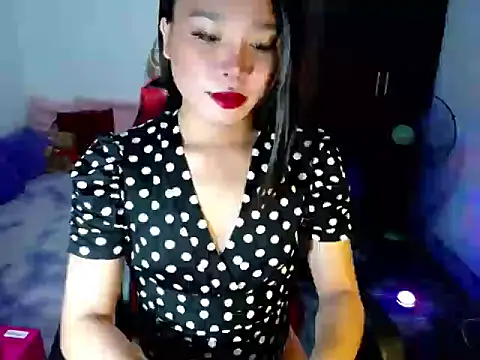 Urassiansweetcummer online show from June 18, 2026, 12:53 am