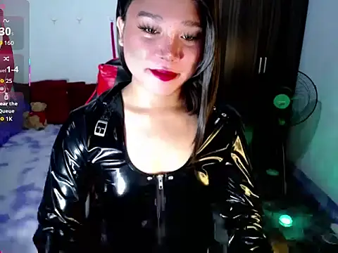 Urassiansweetcummer online show from July 26, 2026, 2:51 am