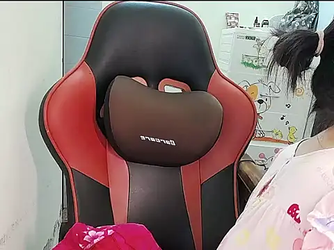 Shulee21 online show from September 19, 2025, 1:20 am