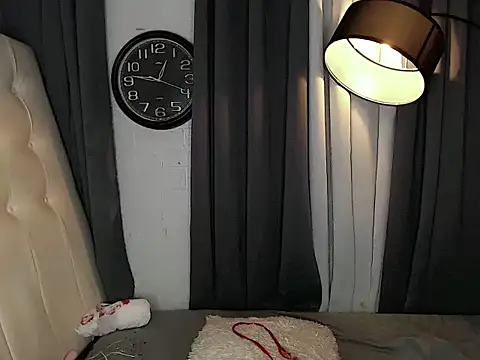 Foxxy Barbie online show from April 15, 2026, 5:35 am