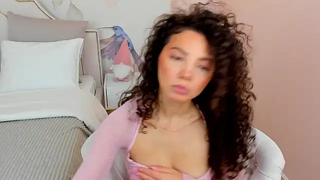 Snapshot of MargaretPeace chatting on December 15, 2025, 3:01 am MargaretPeace online show from December 15, 2025, 3:01 am