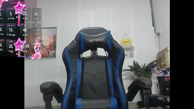 lucyheart777 online show from April 11, 2026, 4:09 am