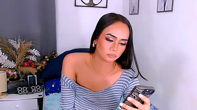 Zialustts online show from December 18, 2025, 6:12 pm