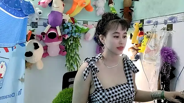 Snapshot of emgaixinhngoan chatting on November 23, 2025, 5:17 am emgaixinhngoan online show from November 23, 2025, 5:17 am