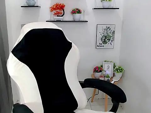 liane mei online show from April 1, 2026, 8:26 am