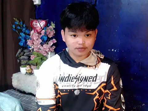 Reynelcock online show from March 11, 2026, 6:24 pm