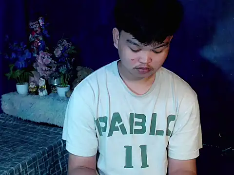 Snapshot of Reynelcock chatting on February 19, 2026, 3:36 am Reynelcock online show from February 19, 2026, 3:36 am