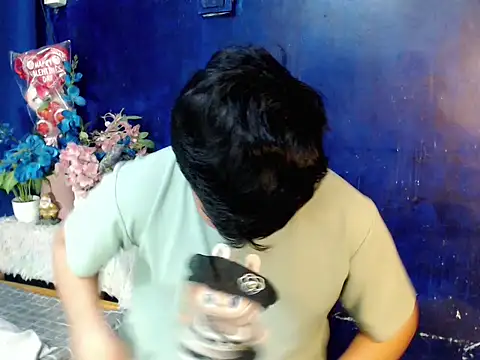 Snapshot of Reynelcock chatting on February 27, 2026, 5:24 pm Reynelcock online show from February 27, 2026, 5:24 pm