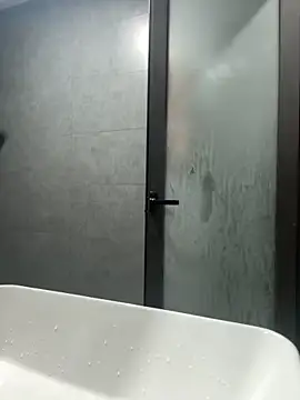 -katinat- online show from April 16, 2026, 9:39 pm