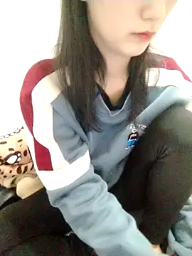 Snapshot of Kembong01 chatting on December 18, 2025, 6:01 pm Kembong01 online show from December 18, 2025, 6:01 pm