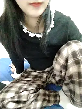 Snapshot of Kembong01 chatting on February 6, 2026, 1:40 pm Kembong01 online show from February 6, 2026, 1:40 pm