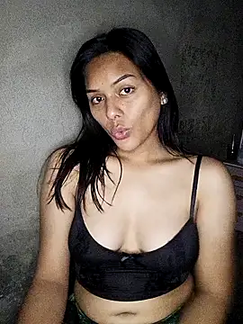 Snapshot of Wena_Larson88 chatting on February 15, 2026, 3:33 pm Wena Larson88 online show from February 15, 2026, 3:33 pm