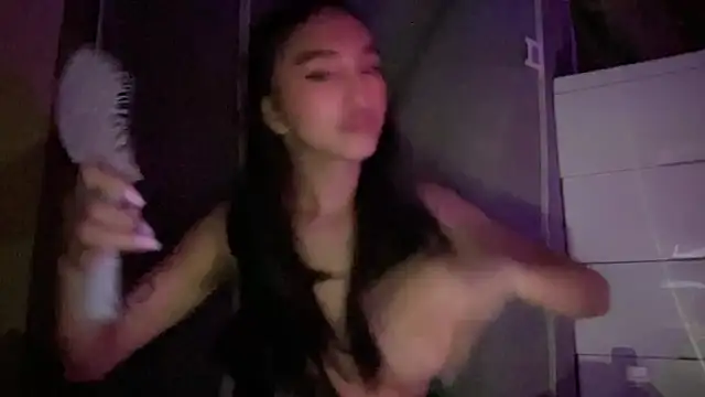 Snapshot of CassieXMarga chatting on October 23, 2025, 4:49 pm CassieXMarga online show from October 23, 2025, 4:49 pm