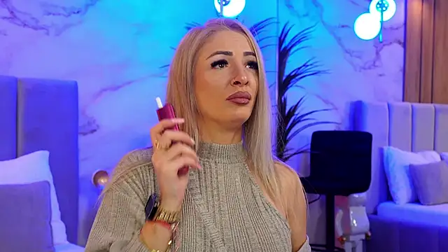 Snapshot of Izabellle02 chatting on March 4, 2026, 5:04 am Izabellle02 online show from March 4, 2026, 5:04 am