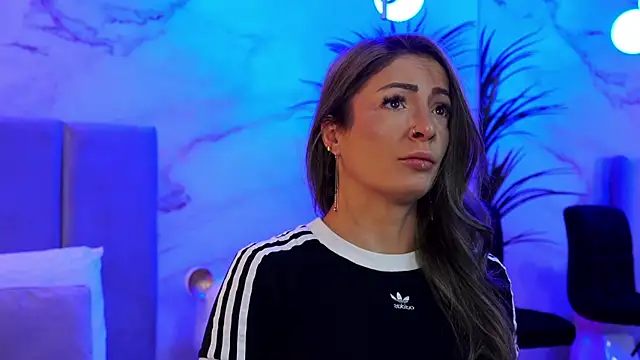 Snapshot of Izabellle02 chatting on February 26, 2026, 5:18 am Izabellle02 online show from February 26, 2026, 5:18 am