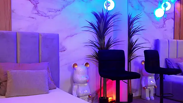 Snapshot of Izabellle02 chatting on February 9, 2026, 5:38 am Izabellle02 online show from February 9, 2026, 5:38 am