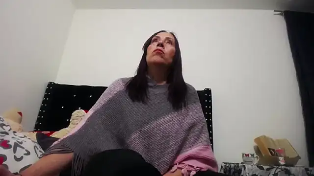 Snapshot of Chantalvedette chatting on May 12, 2026, 3:25 am Chantalvedette online show from May 12, 2026, 3:25 am