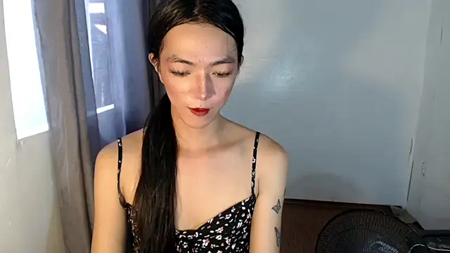 Snapshot of slimladyxoxo chatting on September 14, 2025, 4:02 am slimladyxoxo online show from September 14, 2025, 4:02 am