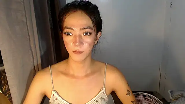 Snapshot of slimladyxoxo chatting on October 16, 2025, 10:01 am slimladyxoxo online show from October 16, 2025, 10:01 am