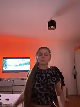 YoungLeo2006 online show from September 18, 2025, 9:29 pm